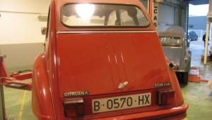 2CV rojo de luxe restauración