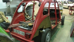2CV rojo de luxe restauración