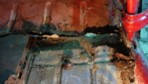 Restauración pintura Mehari Charleston granate